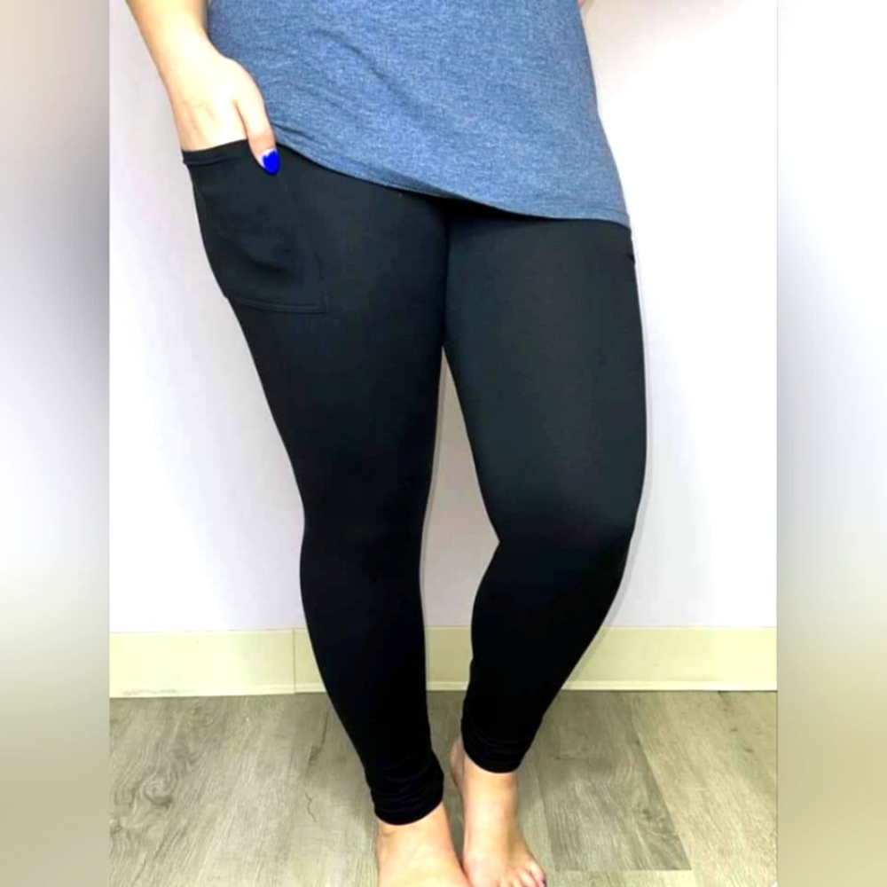 *New* Black Leggings with pockets! OS, TC,TC2 & TC3! 🔥🔥Ready to ship ASAP!